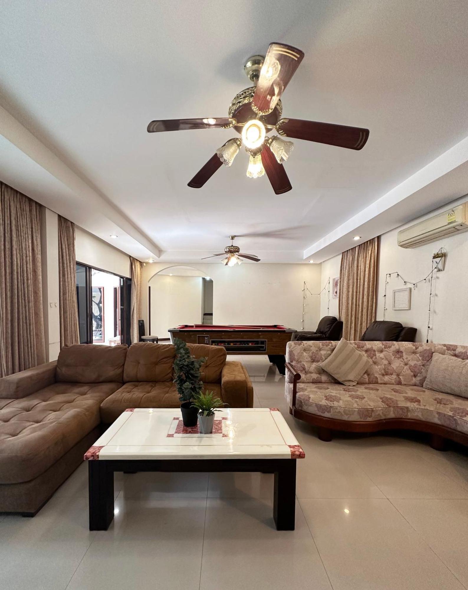 Blooming Hill Boutique Suites Pattaya Luaran gambar